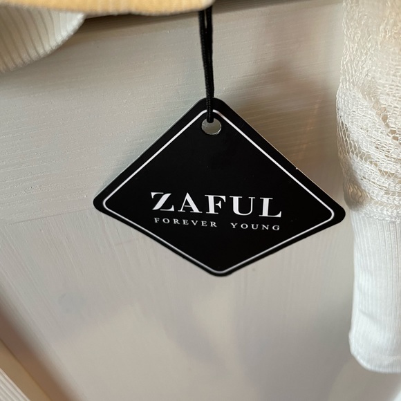 Cagily long sleeves lace top - Picture 2 of 5